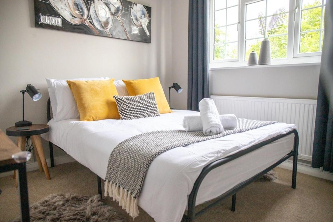 Guestready - Homely Leeds City Apartment Sleep 4 Meanwood Exteriör bild