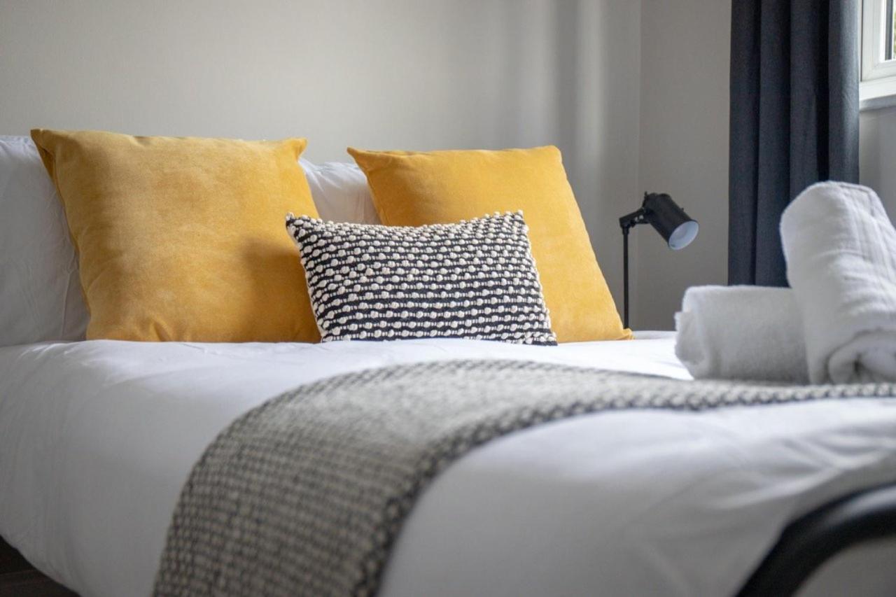 Guestready - Homely Leeds City Apartment Sleep 4 Meanwood Exteriör bild