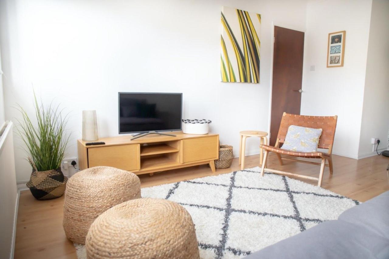 Guestready - Homely Leeds City Apartment Sleep 4 Meanwood Exteriör bild