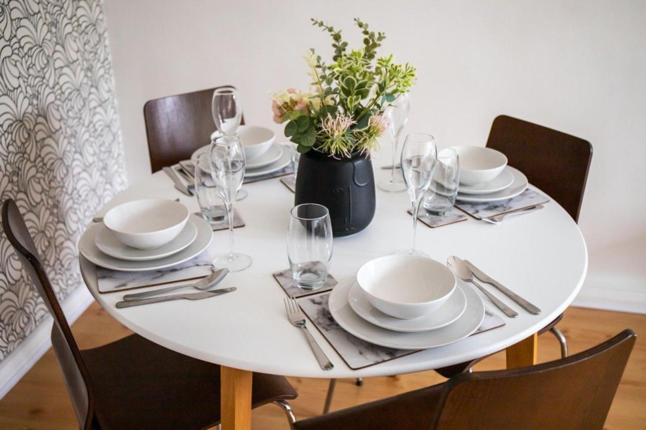 Guestready - Homely Leeds City Apartment Sleep 4 Meanwood Exteriör bild