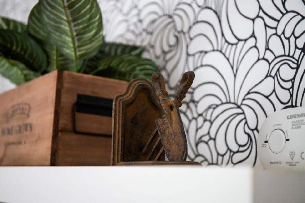 Guestready - Homely Leeds City Apartment Sleep 4 Meanwood Exteriör bild