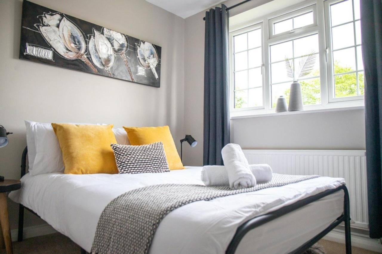 Guestready - Homely Leeds City Apartment Sleep 4 Meanwood Exteriör bild