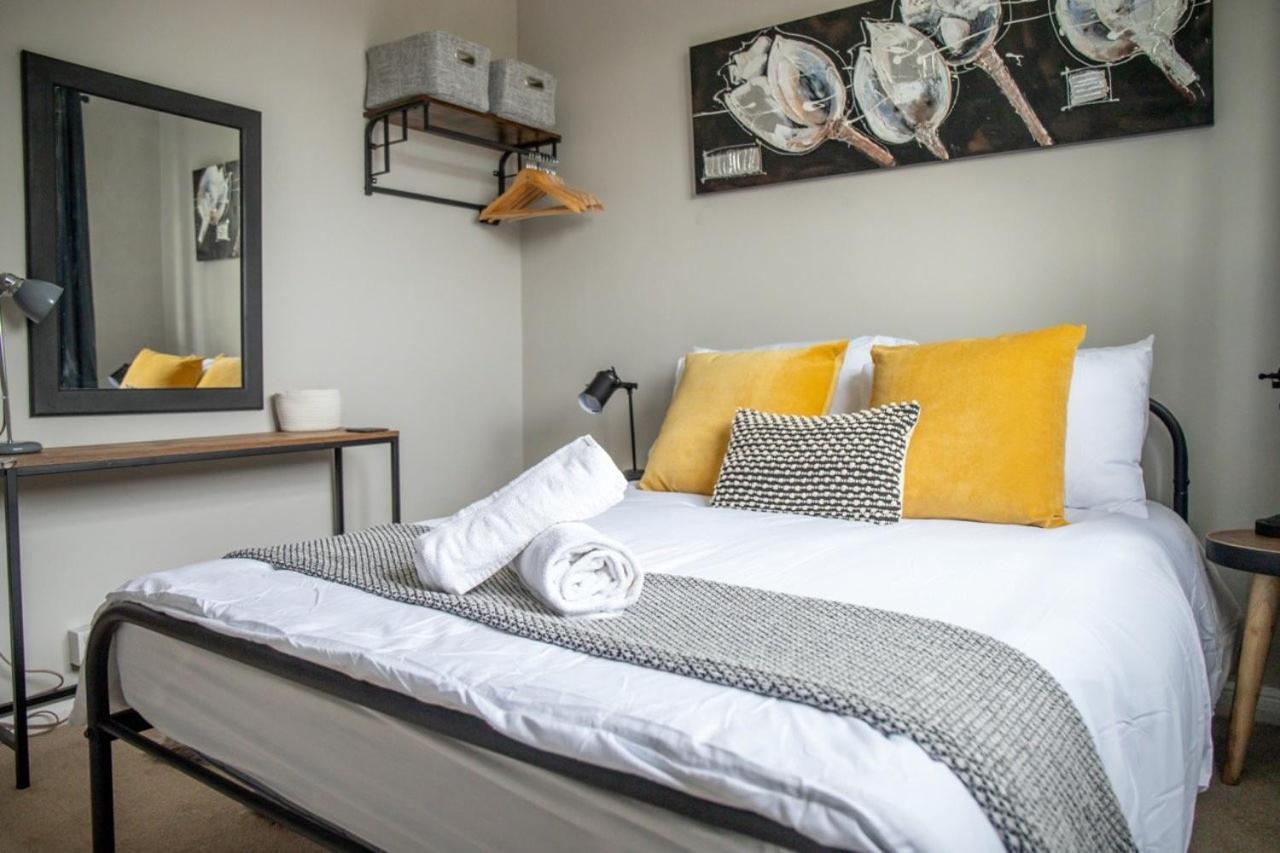 Guestready - Homely Leeds City Apartment Sleep 4 Meanwood Exteriör bild
