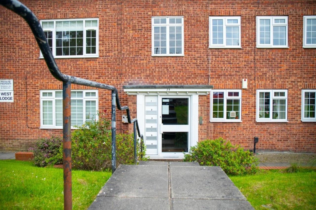 Guestready - Homely Leeds City Apartment Sleep 4 Meanwood Exteriör bild